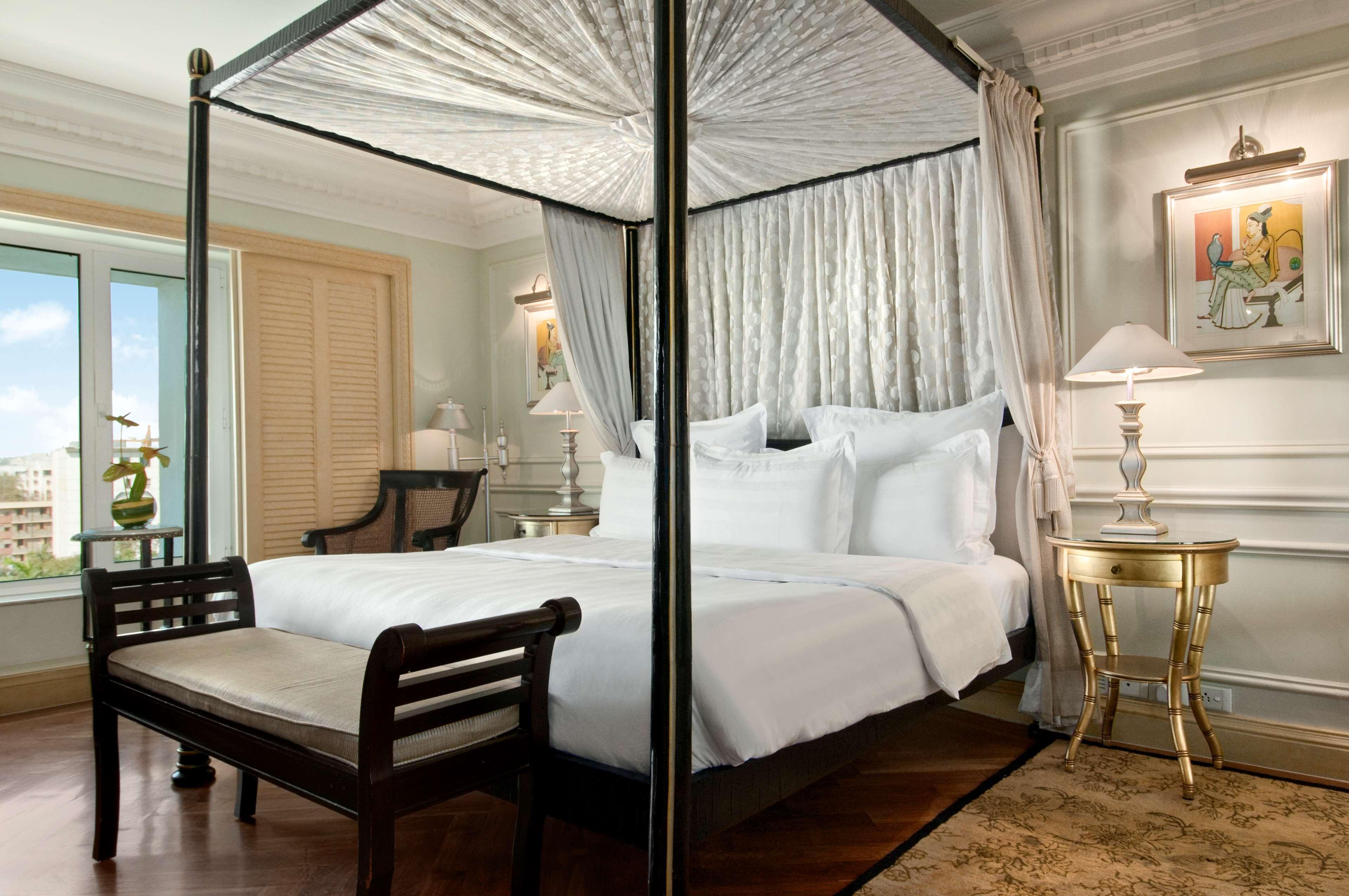 Hilton Mumbai International Airport Hotel Oda fotoğraf A bedroom at the Mandarin Oriental, Bangkok