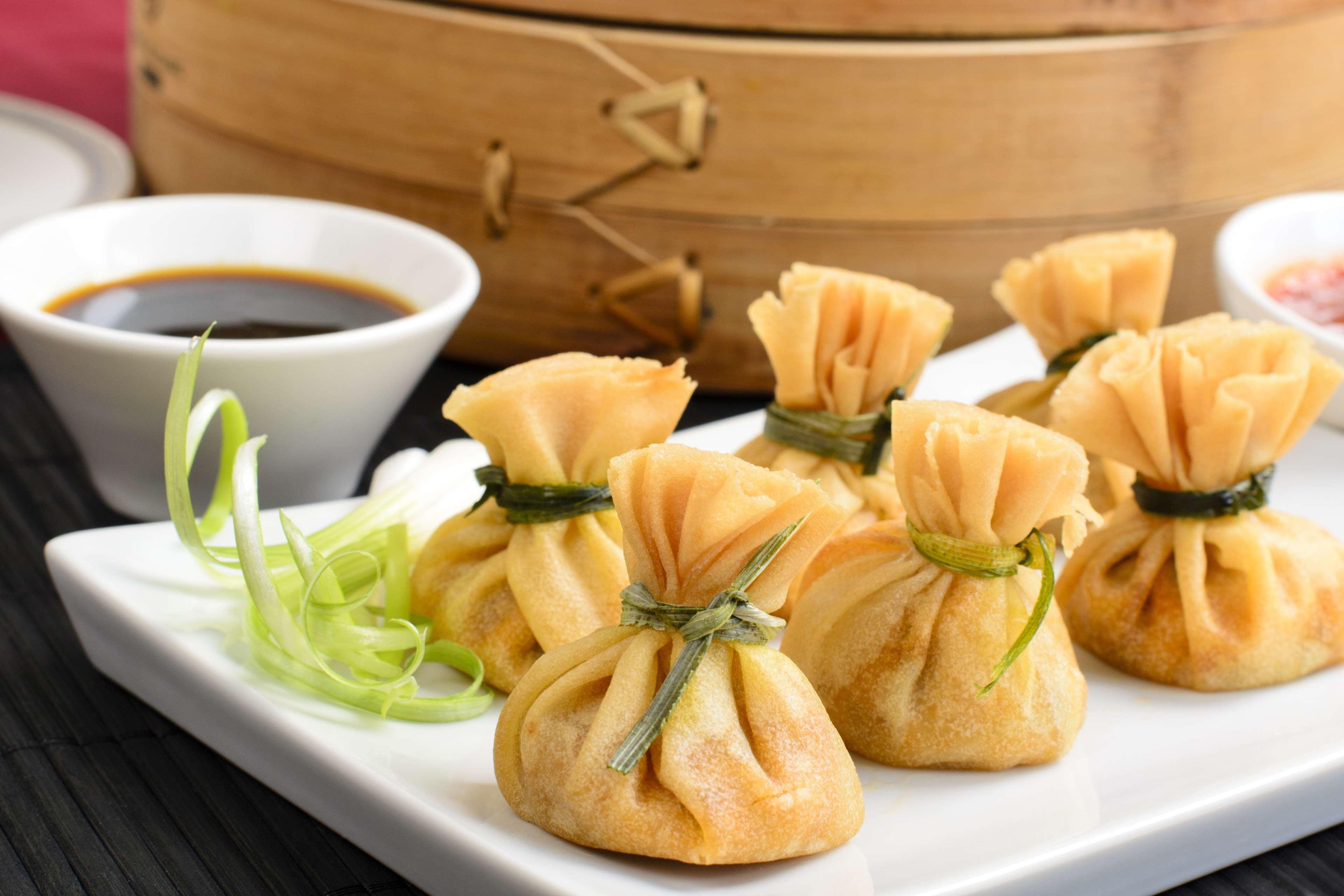 Hilton Mumbai International Airport Hotel Dış mekan fotoğraf A plate of wanton