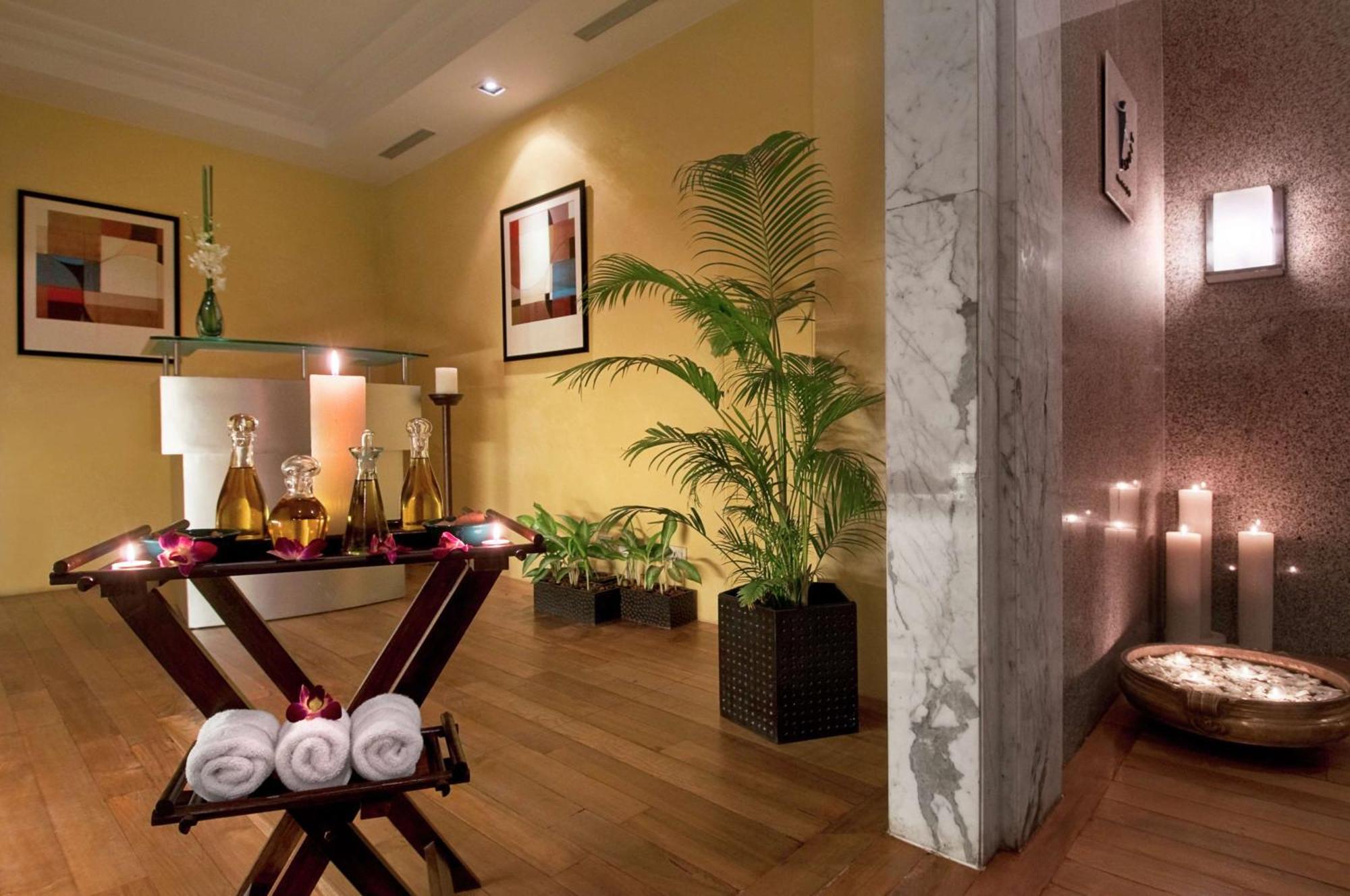 Hilton Mumbai International Airport Hotel Dış mekan fotoğraf Spa at the Taj Mahal Palace, Mumbai